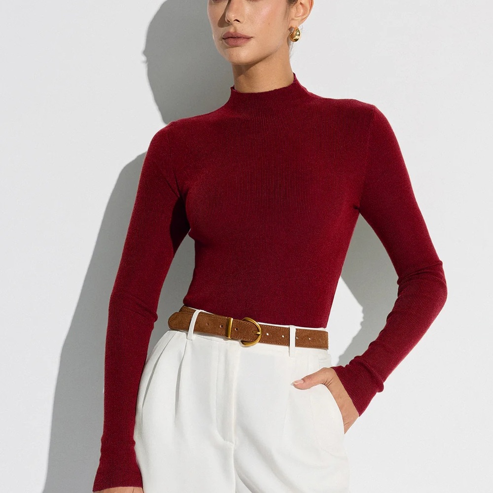 Mock Neck Wool-Blend Knit Top
Burgundy / S